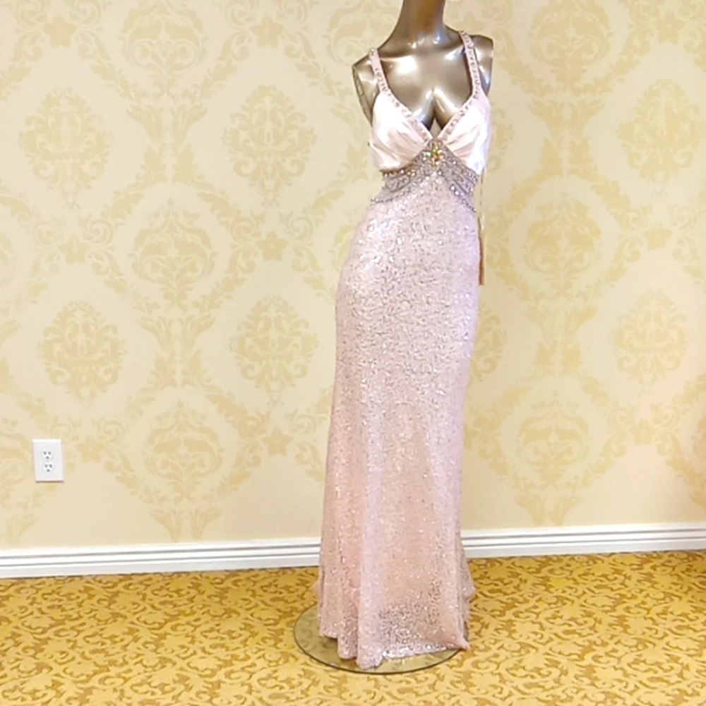 Nwt Jasz Couture size 4 prom dress
